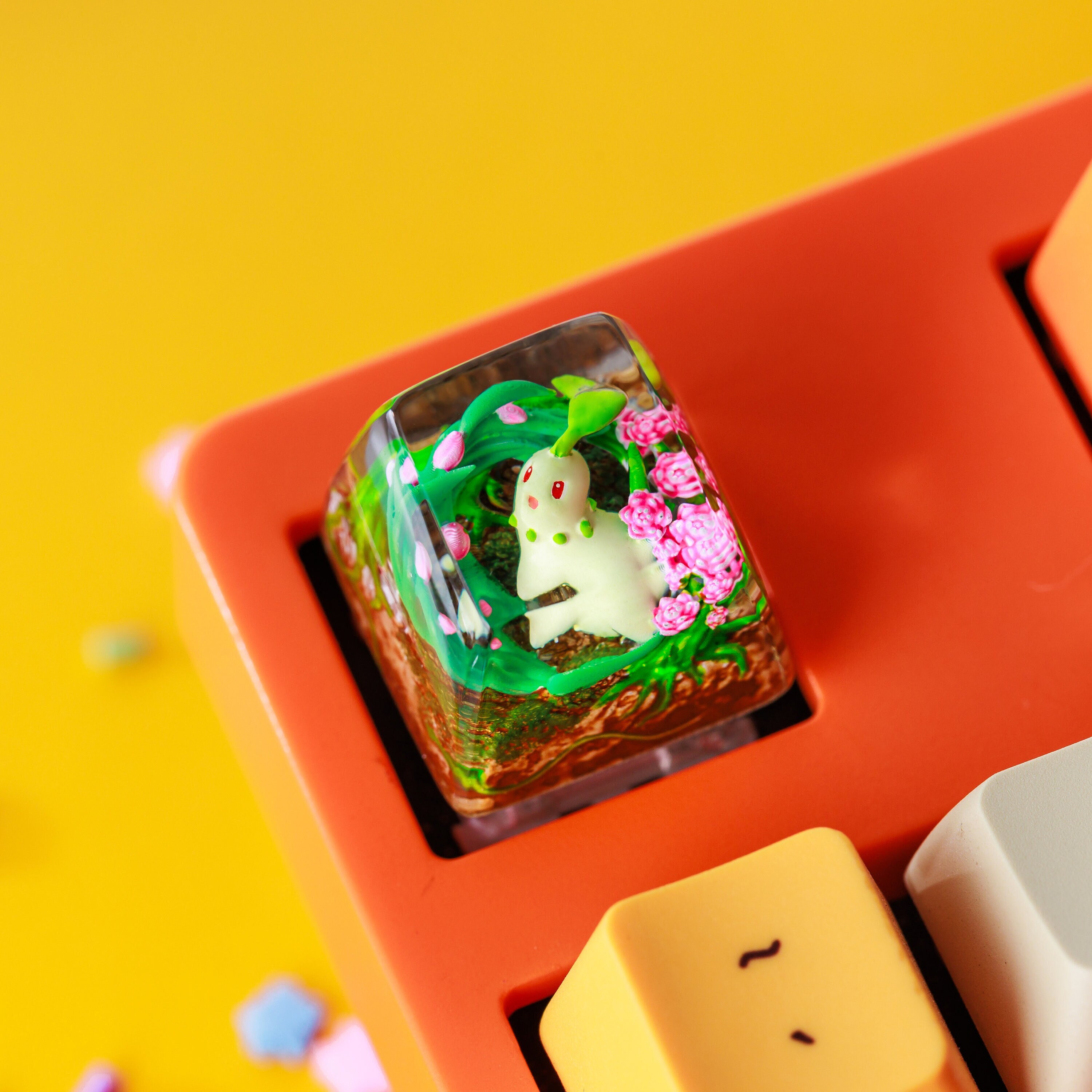 Custom CHICORITA ANIME Artisan Keycap Custom Keycaps Art Decor Resin Keycaps Anime Artisan Keycap Cute Resin Keycaps for Mechanical Keyboard